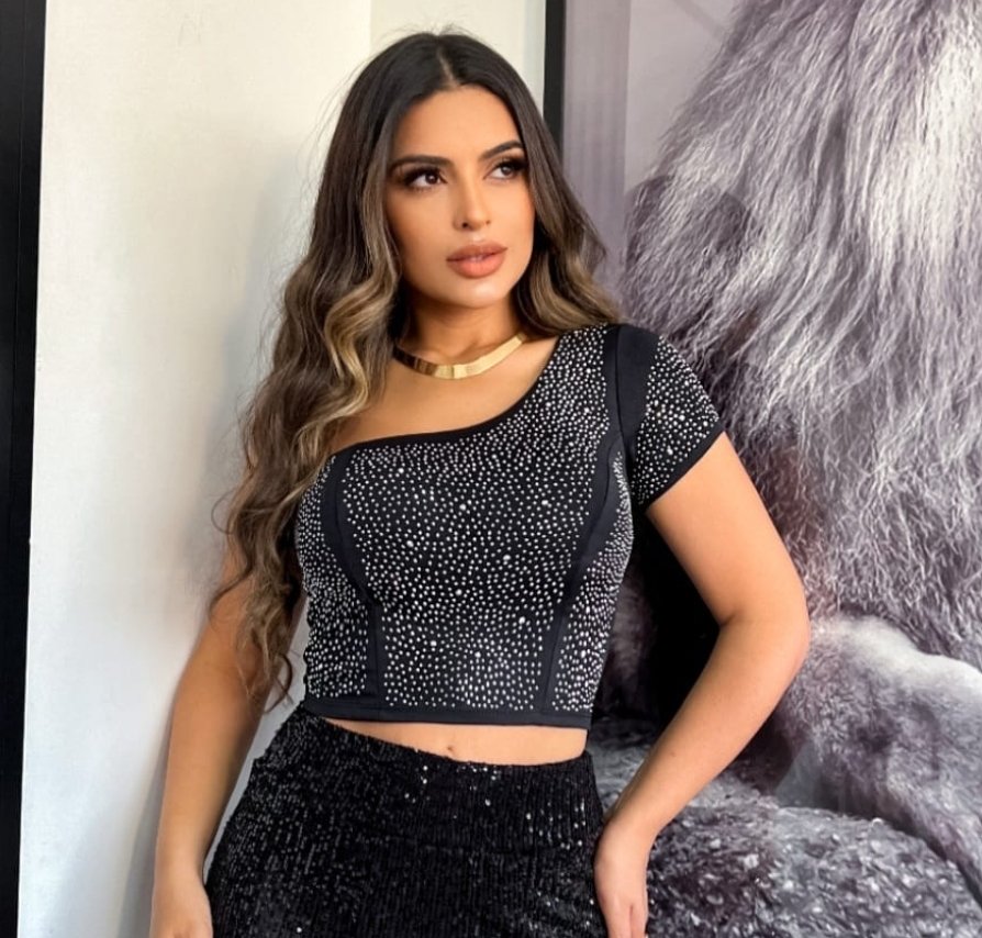 Blusa Feminina Ombro Só com Pedrarias em Suplex