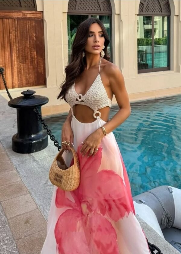 Vestido Longo em Crepe com Crochê e Estampa Floral Digitalizada