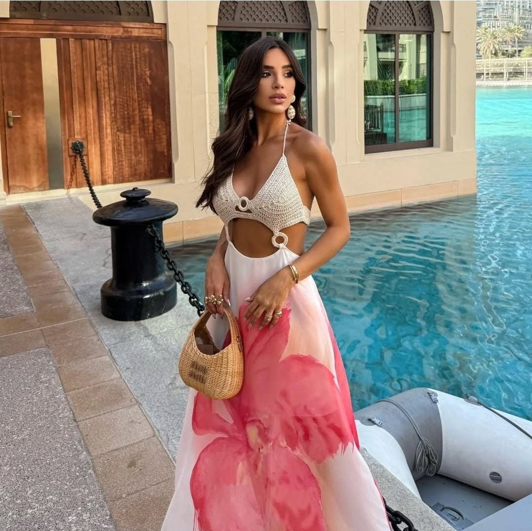 Vestido Longo em Crepe com Crochê e Estampa Floral Digitalizada