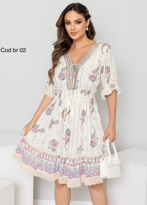 Vestido Boho Chic com Bordados e Franjas